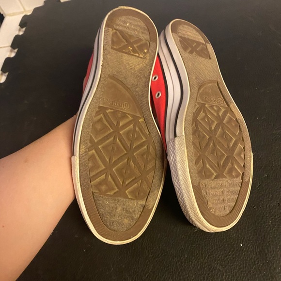 Cute converse small pink never used just dusty on the bottom - Picture 3 of 3